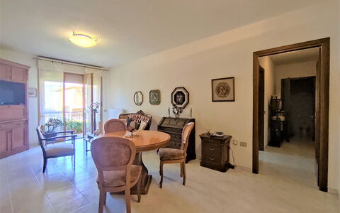 Casa Maccianti: Tavolo, Pianta, Nube, Cielo, Costruzione, Proprietà, Tavola, Sedia, Interior Design, Mobili Da Esterno