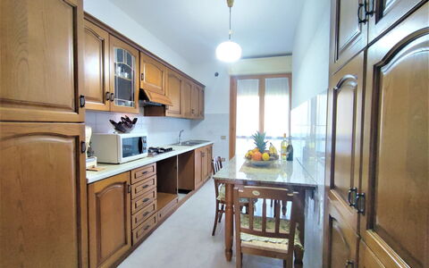 Casa Maccianti: Tavolo, Pianta, Nube, Cielo, Costruzione, Proprietà, Tavola, Sedia, Interior Design, Mobili Da Esterno