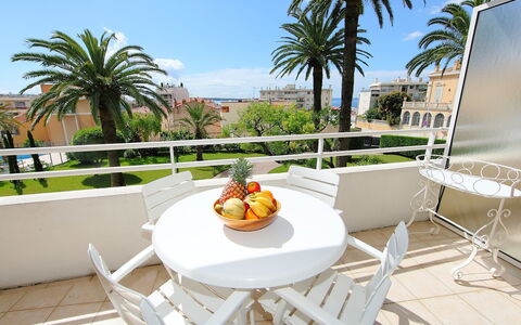 Riviera Park: Proprietà, Vacanza, Giallo, Mobilia, Immobiliare, Casa, Appartamento, Tavolo, Costruzione, Ricorrere