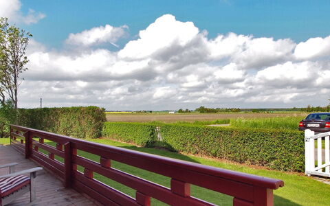 Salme - 100M from the Sea: Blu, Arbusto, Villetta, Groundcover, Giardino, Estate, Shade, Landscaping, Agriturismo, Eco Hotel