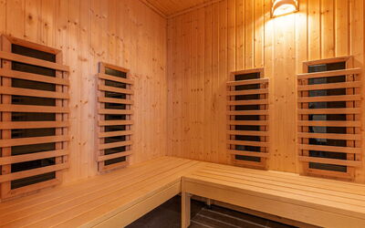Bramberg Am Wildkogel 180: Legna, Scaffalature, Interior Design, Costruzione, Pavimentazione, Pavimento, Color Legno, Parete, Shade, Latifoglie