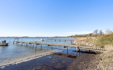 Thorlaf - 200M from the Sea: Tetto, Casa, Lotto, Casa, Villetta, Estate, Edifici Giardino, Shade, Log Cabin, Landscaping