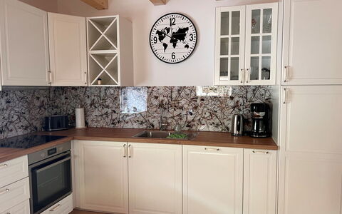 Hettegg Lehen: Cabinetry, Proprietà, Controsoffitto, Legna, Interior Design, Architettura, Cucina, Costruzione, Pavimento, Pavimentazione