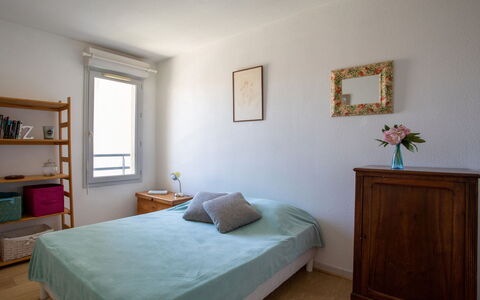Le Lagon Bleu: Mobilia, Proprietà, Pianta, Cornice, Azzurro, Finestra, Legna, Cabinetry, Architettura