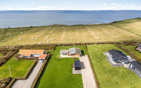 Kirsa - 200M to the Fjord: Tetto, Casa, Lotto, Casa, Villetta, Estate, Edifici Giardino, Shade, Log Cabin, Landscaping
