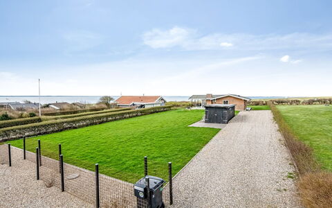 Kirsa - 200M to the Fjord: Tetto, Casa, Lotto, Casa, Villetta, Estate, Edifici Giardino, Shade, Log Cabin, Landscaping