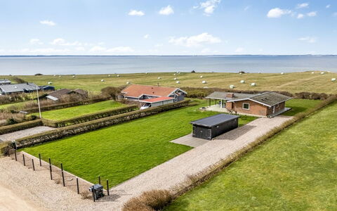 Kirsa - 200M to the Fjord: Tetto, Casa, Lotto, Casa, Villetta, Estate, Edifici Giardino, Shade, Log Cabin, Landscaping