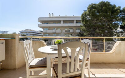 Arquus Ii 748.4: Costruzione, Appartamento, Città, Zona Residenziale, Architettura, Quartiere, Condominio, Area Metropolitana, Balcone