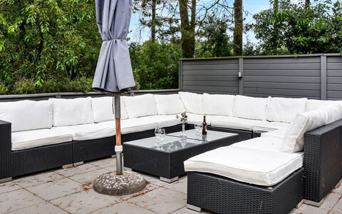 Annelisa - 200M to the Fjord: Mobilia, Interior Design, Pavimentazione, Legna, Pavimento, Soffitto, Pavimento In Legno, Sedia, Tavolo, Illuminazione