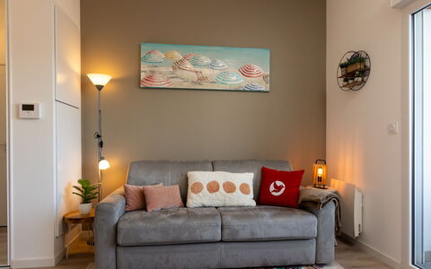 Résidence de L'Hermine: Mobilia, Interior Design, Divano, Pavimentazione, Pavimento, Parete, Camera, Soggiorno, Legna, Casa