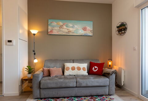 Résidence de L'Hermine: Mobilia, Interior Design, Divano, Pavimentazione, Pavimento, Parete, Camera, Soggiorno, Legna, Casa