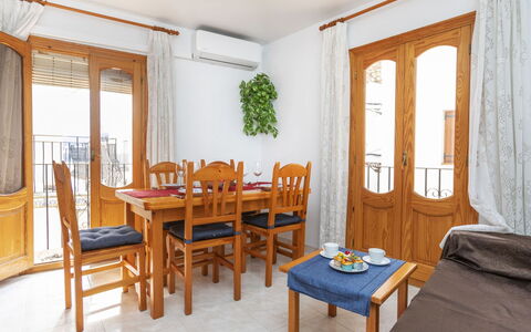 Castell: Tavolo, Mobilia, Proprietà, Costruzione, Finestra, Azzurro, Legna, Sedia, Tessile, Interior Design