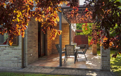 Toscana: Shade, Brick, Giardino, Cortile, Color Legno, Mobili Da Esterno, Backyard, Landscaping, Design, Struttura Esterna