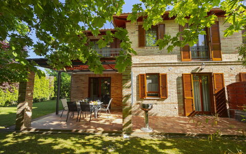 Toscana: Casa, Casa, Zona Residenziale, Architettura, Porta, Villetta, Estate, Prato, Giardino, Shade