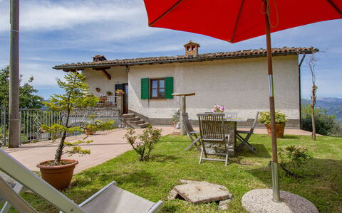 Delle Stelle: Tavolo, Pianta, Costruzione, Cielo, Nube, Legna, Portico, Shade, Interior Design, Sedia