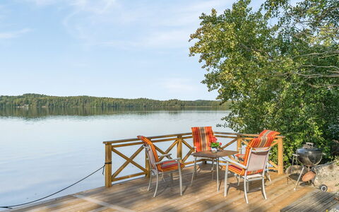 Norrgården: Acqua, Cielo, Nube, Paesaggio Naturale, Lago, Legna, Albero, Mobili Da Esterno, Paesaggio, Tavolo