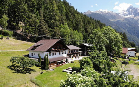 Ferienwohnung Plattner: Pianta, Cielo, Montagna, Costruzione, Proprietà, Nube, Natura, Albero, Casa, Paesaggio Naturale