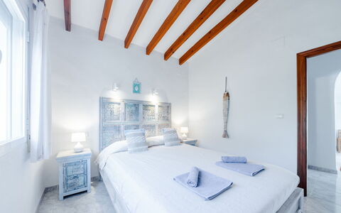 Casa Petra: Blu, Pavimento, Camera Da Letto, Pavimentazione, Interior Design, Appartamento, Letto, Casa, Mobilia, Soffitto