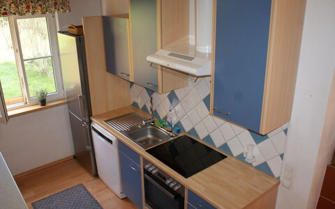 Reiter: Cabinetry, Finestra, Legna, Interior Design, Controsoffitto, Pavimento, Costruzione, Pavimentazione, Cucina, Latifoglie