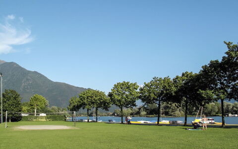 Casa Dascio: Cielo, Pianta, Nube, Acqua, Albero, Paesaggio Naturale, Montagna, Lotto, Erba, Banca