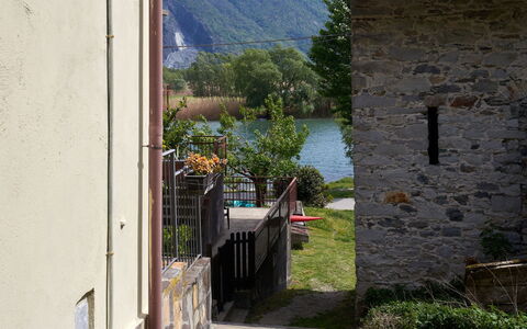 Casa Dascio: Acqua, Pianta, Costruzione, Cielo, Giorno, Proprietà, Blu, Azzurro, Piscina, Grattacielo