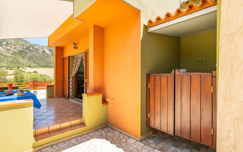 Luli: Proprietà, Pianta, Porta, Interior Design, Legna, Architettura, Shade, Pavimento, Pavimentazione