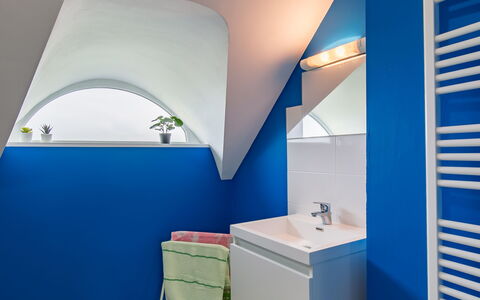 Ar Wellen: Specchio, Rubinetto, Proprietà, Lavello, Idraulico Fixture, Bagno, Blu, Costruzione, Viola, Interior Design