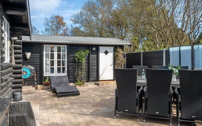 Gunnhild - 500M from the Sea