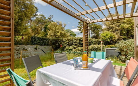 New Cottage de 2020: Mobilia, Pianta, Tavolo, Proprietà, Tavola, Sedia, Cielo, Shade, Mobili Da Esterno, Illuminazione
