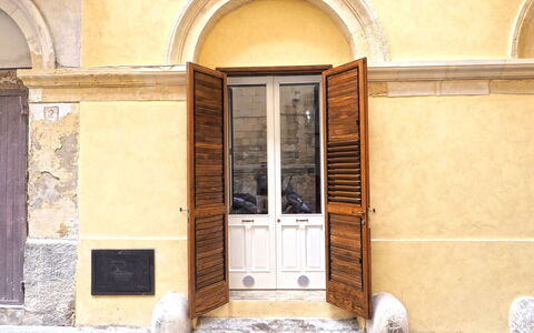 Corte Tiso: Costruzione, Porta, Finestra, Legna, Muratura, Porta A Casa, Casa, Brick, Facciata