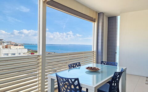 Suite Le Vele: Interior Design, Pavimento, Pavimentazione, Appartamento, Mobilia, Mare, Bicchiere, Soffitto, Balcone, Oceano