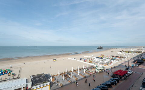 Blankenberge 152: Cielo, Nube, Acqua, Spiaggia, Corpo D'Acqua, Veicolo, Orizzonte, Auto, Città