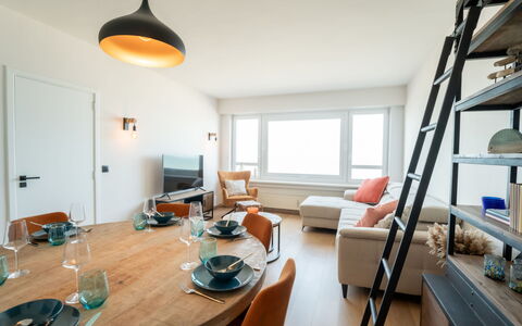 Blankenberge 152: Tavolo, Proprietà, Mobilia, Divano, Finestra, Legna, Interior Design, Costruzione, Lampada, Pavimento