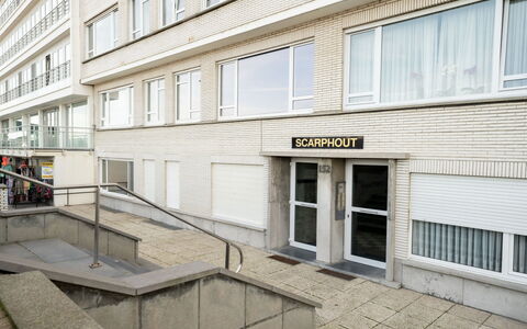 Blankenberge 152: Finestra, Costruzione, Urban Design, Zona Residenziale, Proprietà Del Materiale, Facciata, Città, Materiale Composito, Condominio