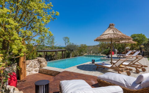 Casa Vacanze Paradiso: Acqua, Cielo, Proprietà, Pianta, Azzurro, Mobili Da Esterno, Albero, Shade, Tempo Libero, Paesaggio