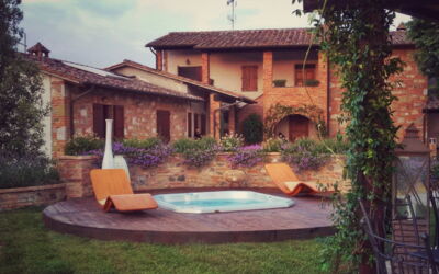 Casa Vacanze Paradiso: Pianta, Acqua, Cielo, Costruzione, Finestra, Nube, Albero, Porta, Erba, Casa