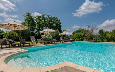Cinigiano 250: Acqua, Nube, Cielo, Proprietà, Pianta, Piscina, Azzurro, Albero, Shade, Mobili Da Esterno