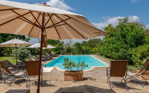 Le Calle: Nube, Acqua, Cielo, Pianta, Mobilia, Piscina, Sedia, Shade, Mobili Da Esterno, Albero