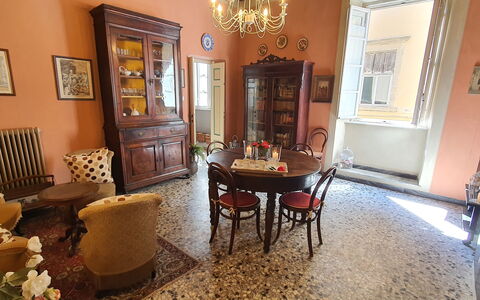 Residenza Otello: Cornice, Mobilia, Proprietà, Tavolo, Sedia, Specchio, Legna, Illuminazione, Cabinetry, Interior Design