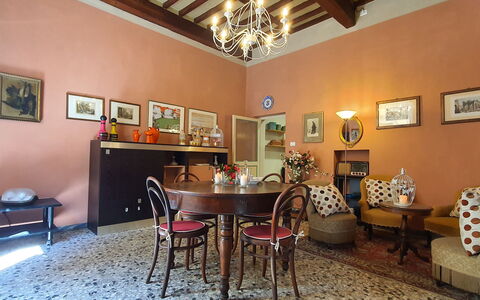 Residenza Otello: Cornice, Mobilia, Tavolo, Proprietà, Sedia, Legna, Interior Design, Pavimentazione, Pavimento, Casa