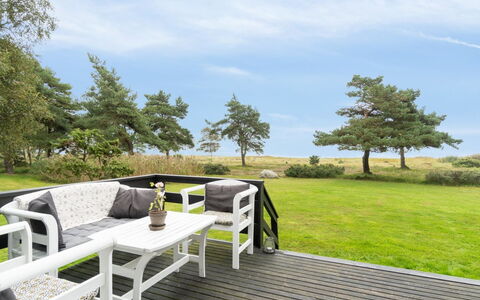 Lycka - 3Km from the Sea: Appartamento, Shade, Balcone, Sedia, Recinzione, Mobili Da Esterno, Alluminio, Erba Sintetica