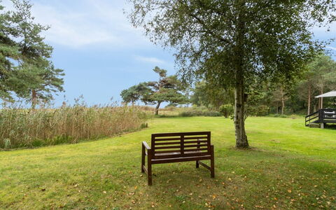 Lycka - 3Km from the Sea: Appartamento, Shade, Balcone, Sedia, Recinzione, Mobili Da Esterno, Alluminio, Erba Sintetica