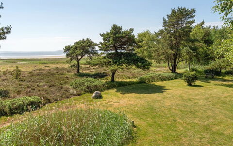 Lycka - 3Km from the Sea: Tetto, Casa, Lotto, Casa, Villetta, Estate, Edifici Giardino, Shade, Log Cabin, Landscaping