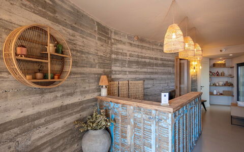 San Lorenzo al Mare 654: Legna, Illuminazione, Interior Design, Costruzione, Architettura, Pavimento, Parete, Soggiorno, Pavimentazione, Tavolo