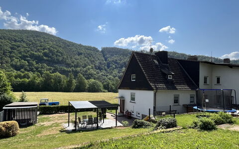 Familie Zinser: Nube, Cielo, Pianta, Ecoregione, Montagna, Costruzione, Finestra, Highland, Paesaggio Naturale, Casa