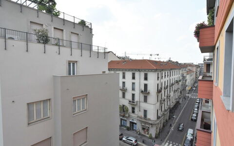 Corso Genova Apartment: Acqua, Cielo, Costruzione, Pianta, Proprietà, Piscina, Azzurro, Albero, Finestra, Casa