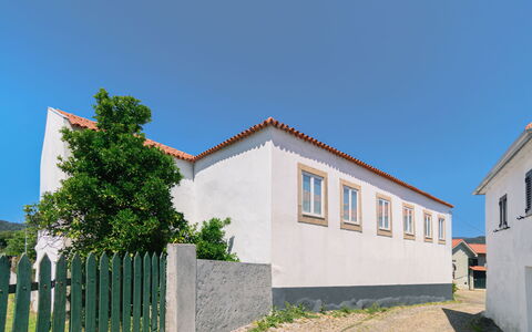 Douro Escape: Cielo, Pianta, Proprietà, Costruzione, Finestra, Casa, Lotto, Recinzione, Albero