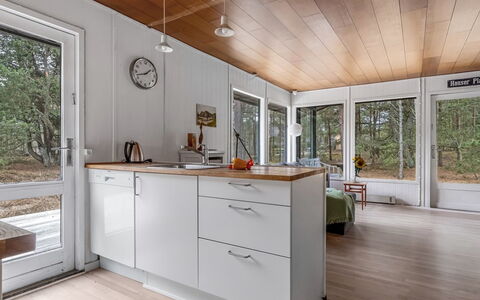 Sofus - 500M from the Sea: Pavimentazione, Pavimento In Legno, Pavimento, Legna, Interior Design, Cucina, Pavimento Laminato, Soffitto, Controsoffitto, Casa