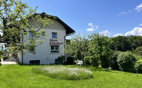 Velden am Wörthersee 37: Cielo, Pianta, Proprietà, Costruzione, Finestra, Nube, Paesaggio Naturale, Albero, Casa, Lotto