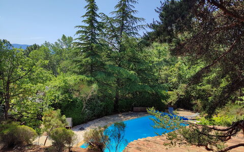 La Tourelle des Ocres: Acqua, Costruzione, Pianta, Albero, Finestra, Piscina, Urban Design, Condominio, Tempo Libero, Immobiliare